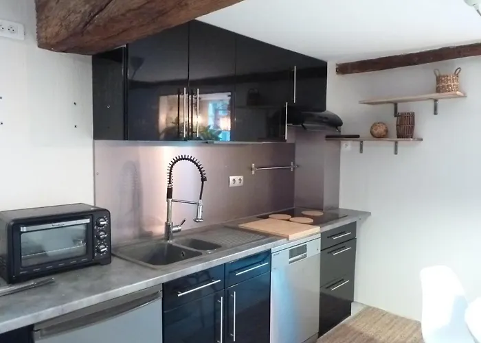 La Petite Maison Carre